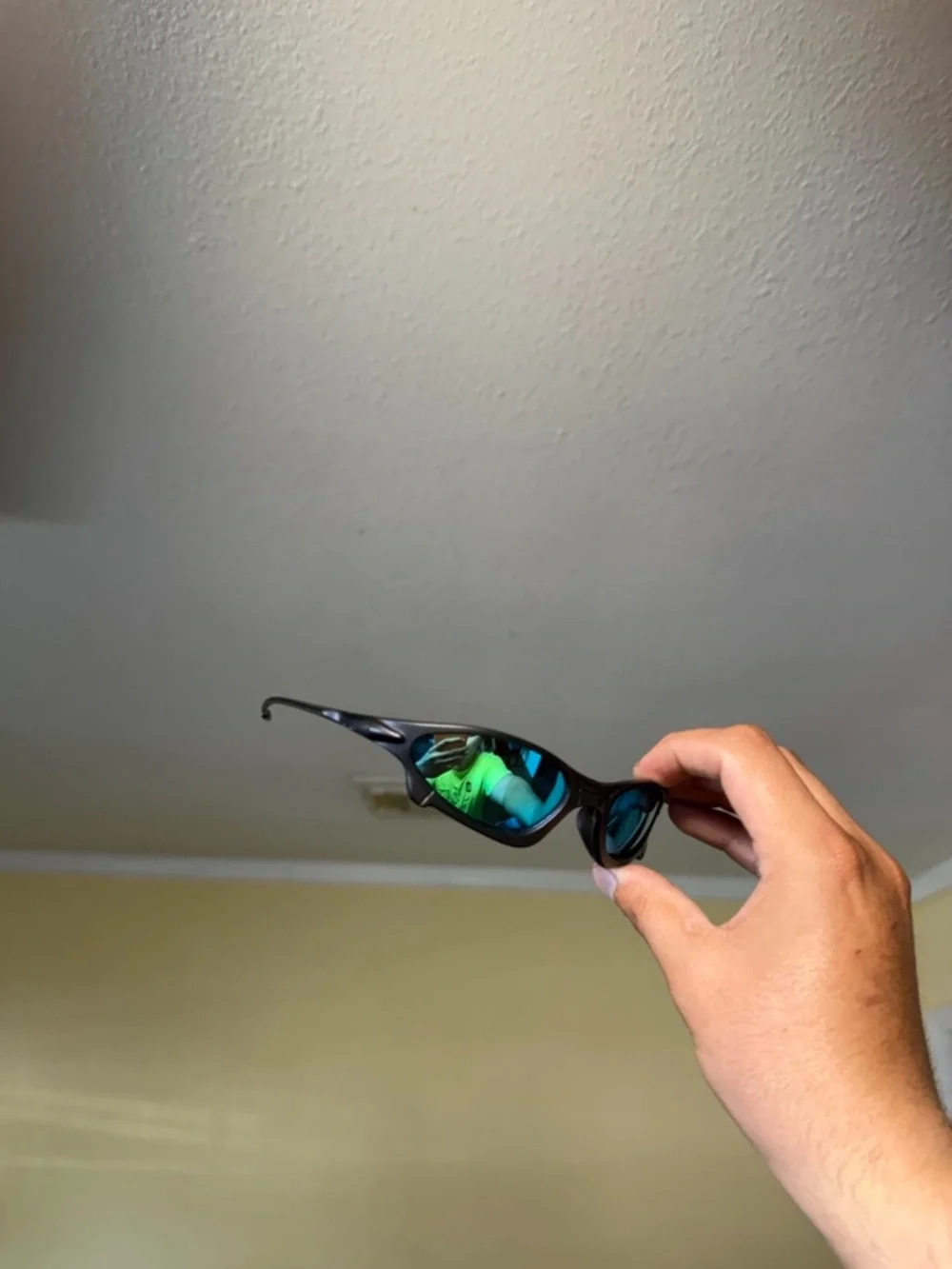 N/A stylish black